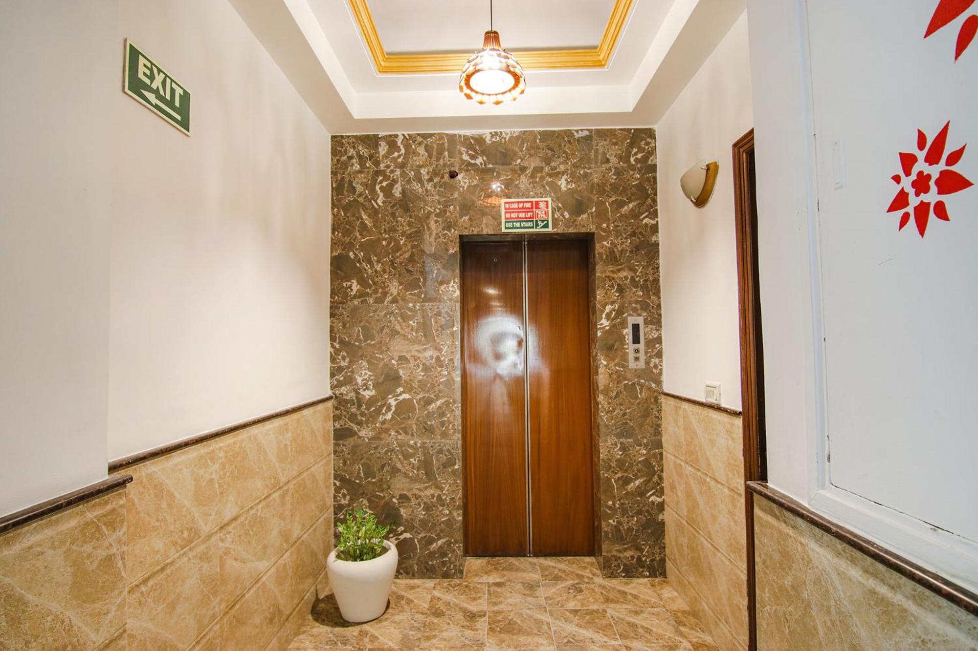 Fabhotel Prime The Rivlet Mg Road Gurgaon Extérieur photo
